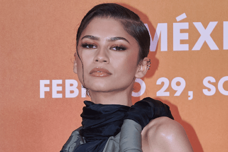 Zendaya Paired a Standard Manicure With Her Dystopian-Chic Dress ...